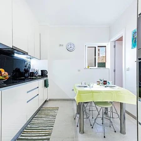 Atlantic Breeze Apartament *
